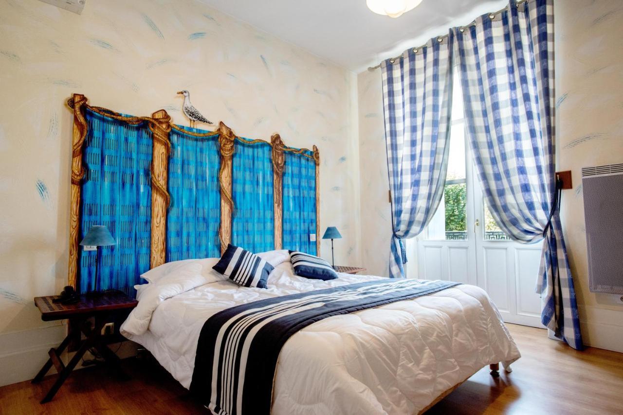 Logis Hotel De La Tour Libourne Eksteriør billede