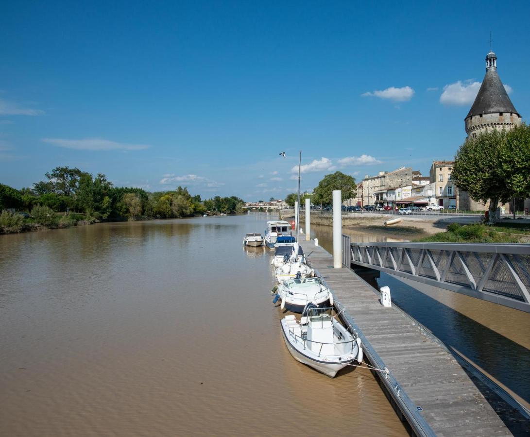 Logis Hotel De La Tour Libourne Eksteriør billede