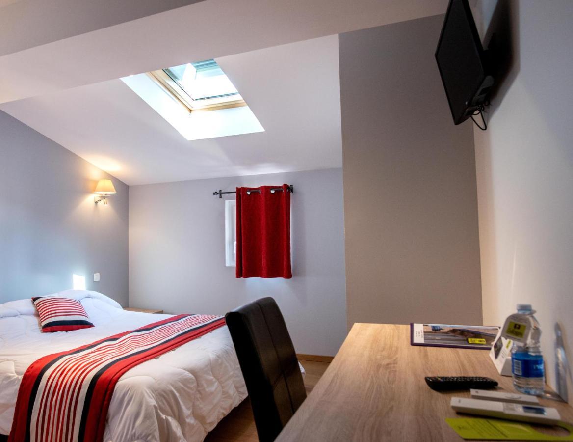Logis Hotel De La Tour Libourne Eksteriør billede
