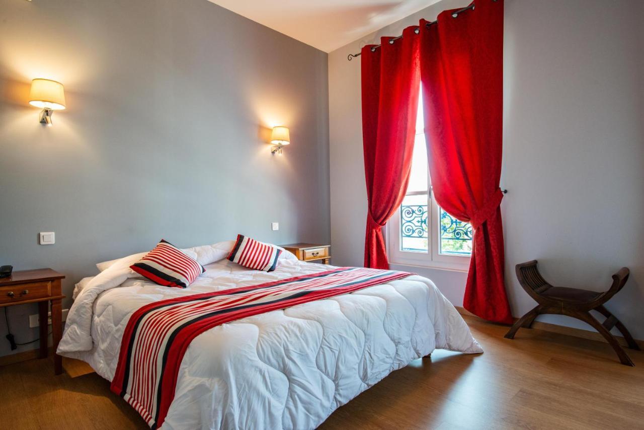 Logis Hotel De La Tour Libourne Eksteriør billede