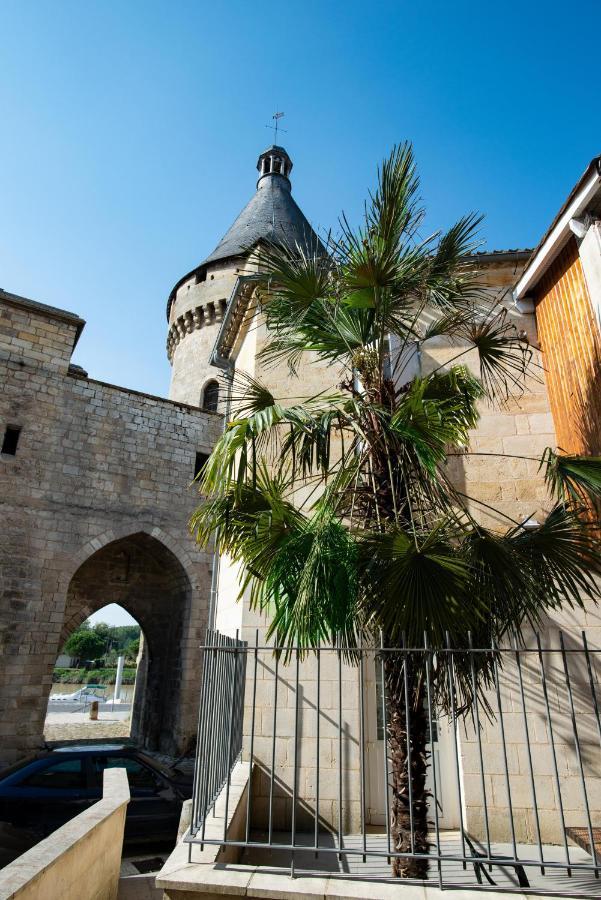 Logis Hotel De La Tour Libourne Eksteriør billede