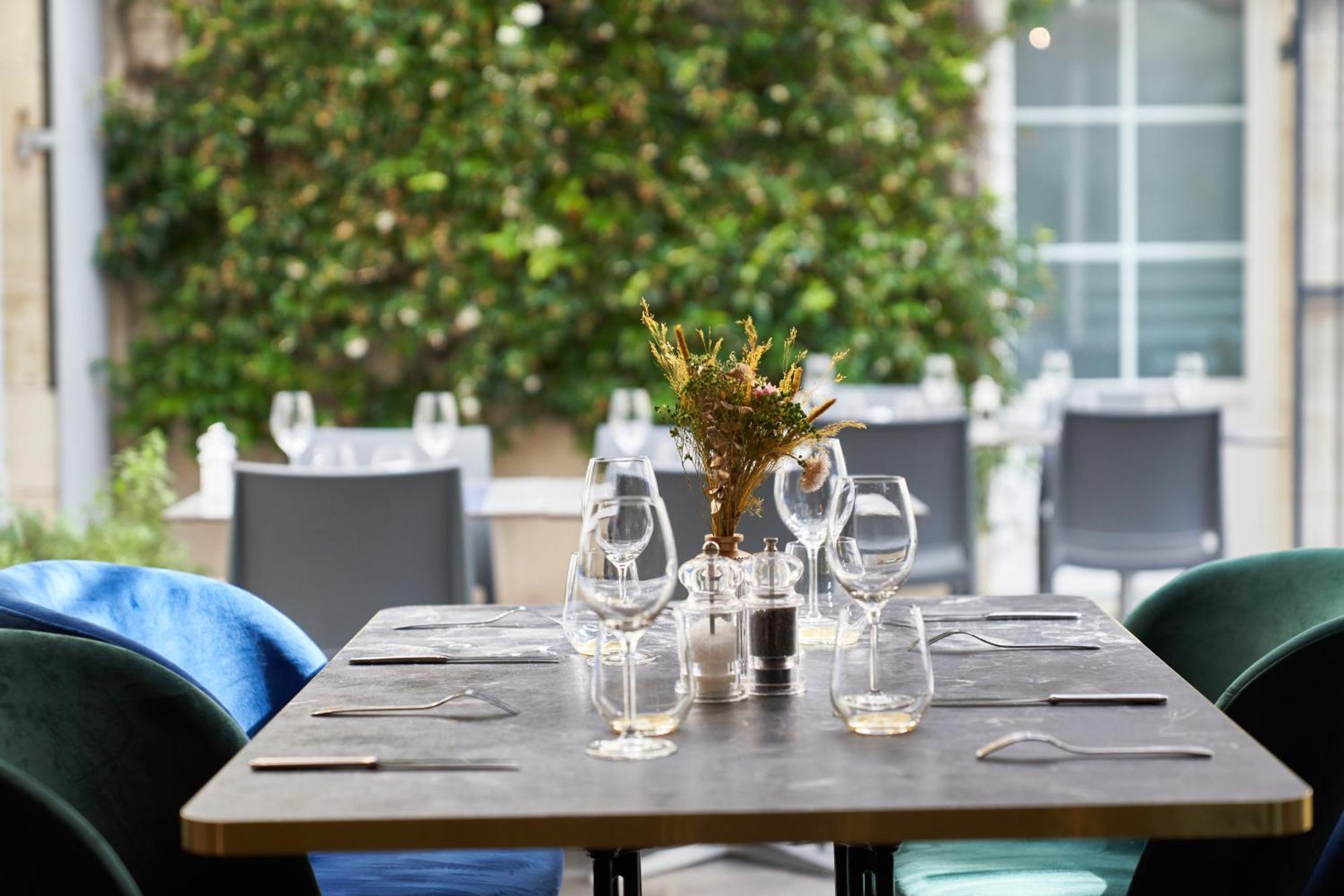 Logis Hotel De La Tour Libourne Eksteriør billede